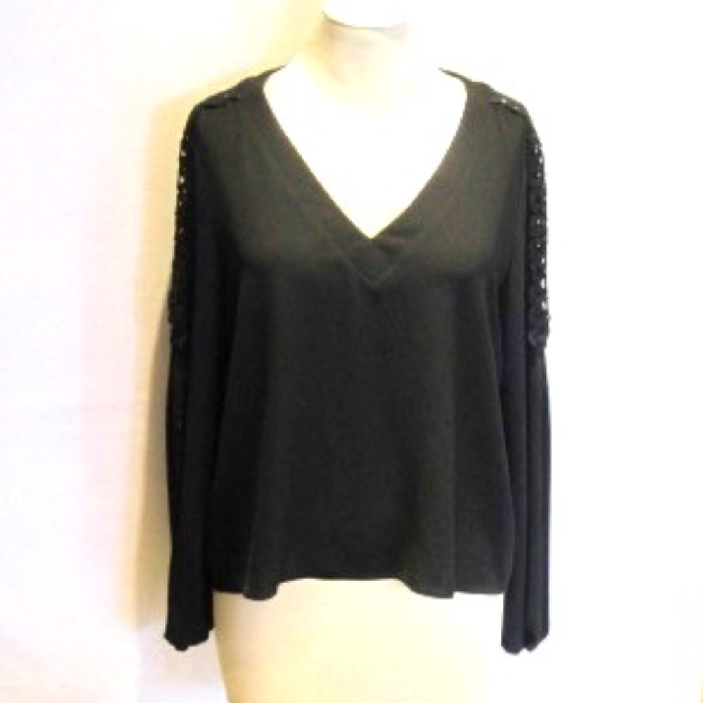 Casting Lena Cold Shoulder Top